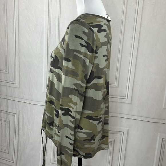 Camo top 🖤 - Picture 5 of 6